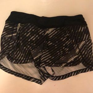 Womens patterned ATHLETA short